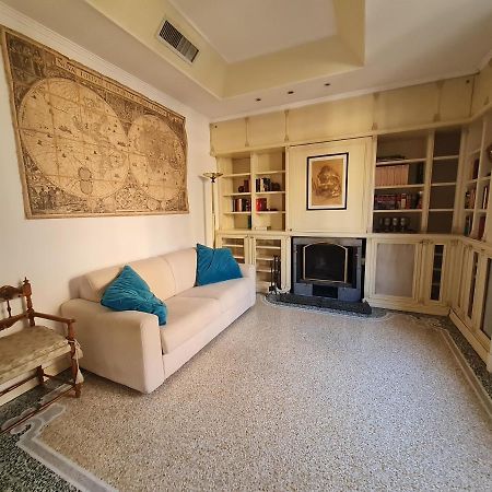 Fontana Cozy Apartment Milan Bagian luar foto