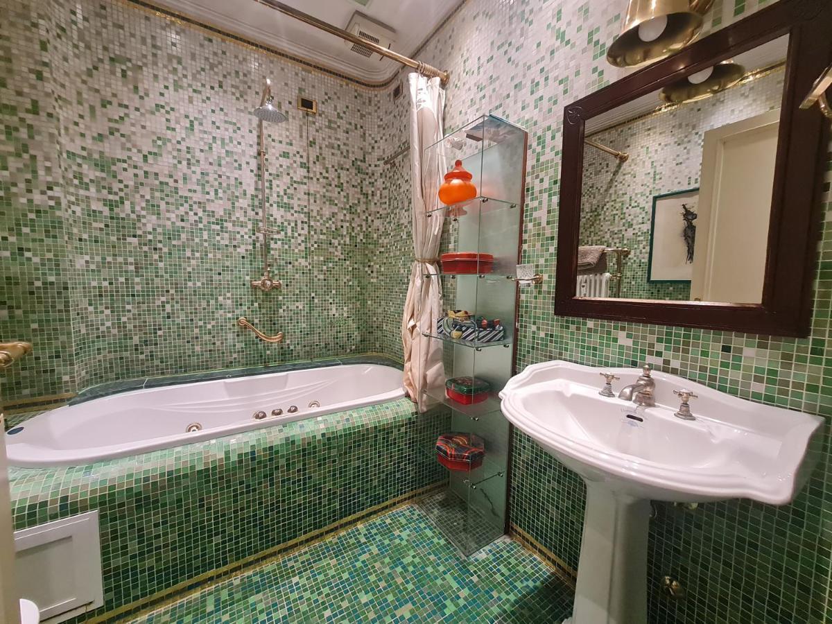 Fontana Cozy Apartment Milan Bagian luar foto